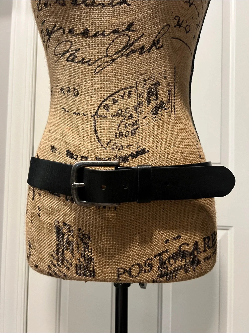 Eddie Bauer Genuine Leather Black Leather Belt Silver Buckle Closet Staple